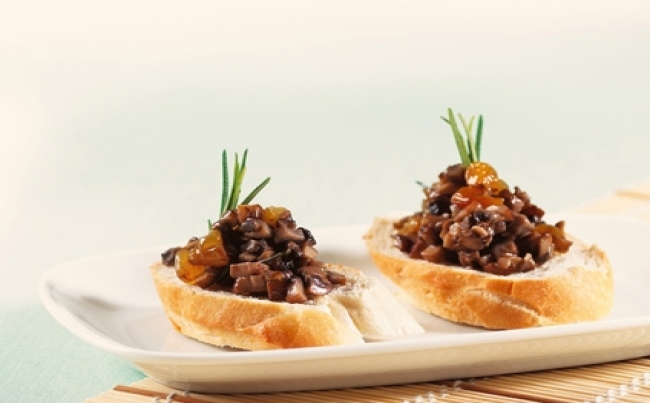 Piqueo de portobello al ajillo